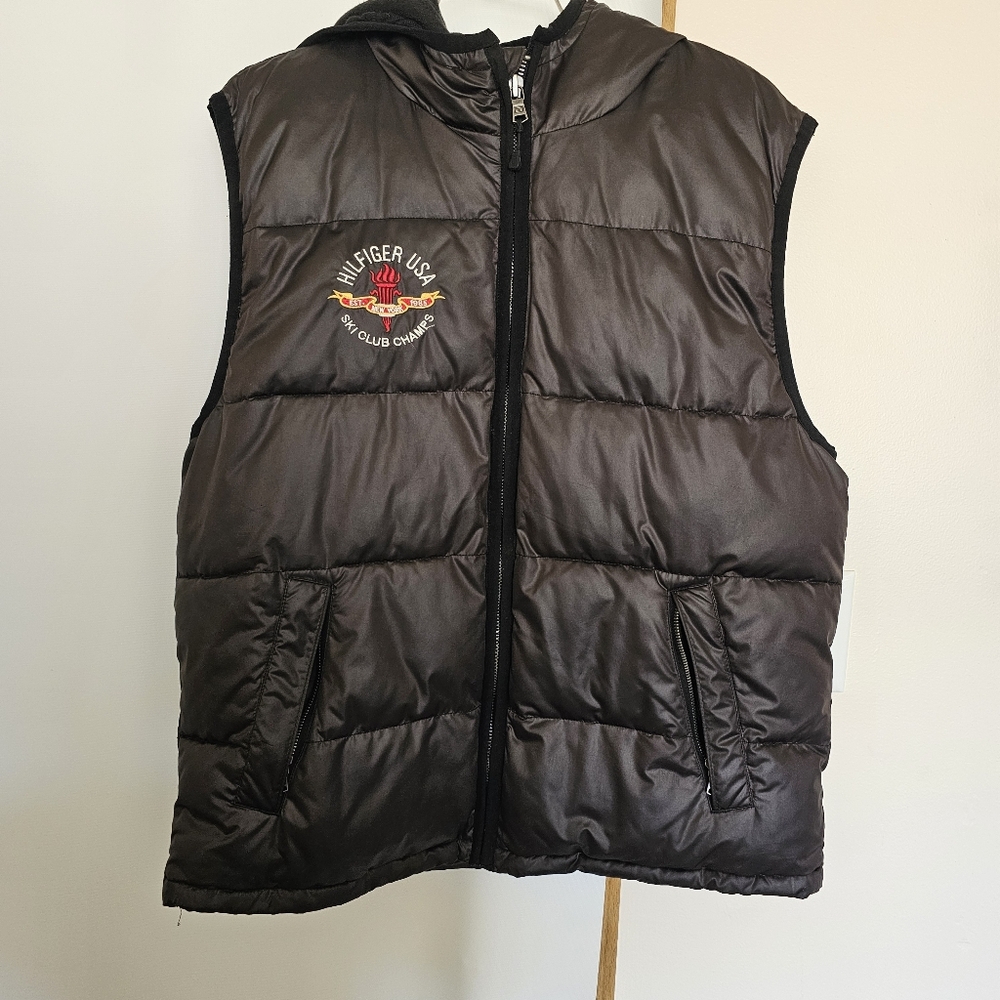 Tommy Hilfiger Men's Ski Club Champs Fleece Hooded Thick Puffer Vest Large